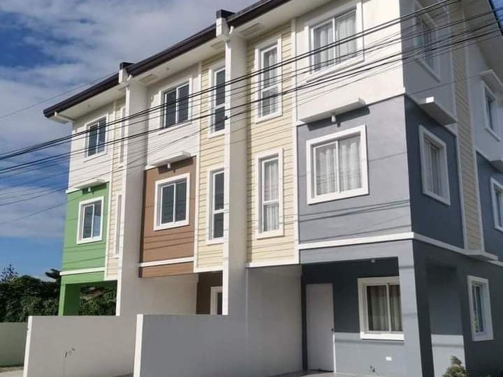 PRE-SELLING THE ISTANA TANZA VILLAS 3-Storey House and Lot  for Sale