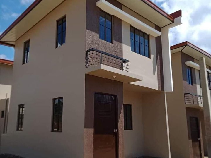 3 bedroom, living, dining, service area, bath room and toilet