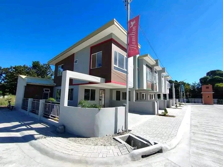 3Bedroom Towmhouse for Sale in Imus Cavite