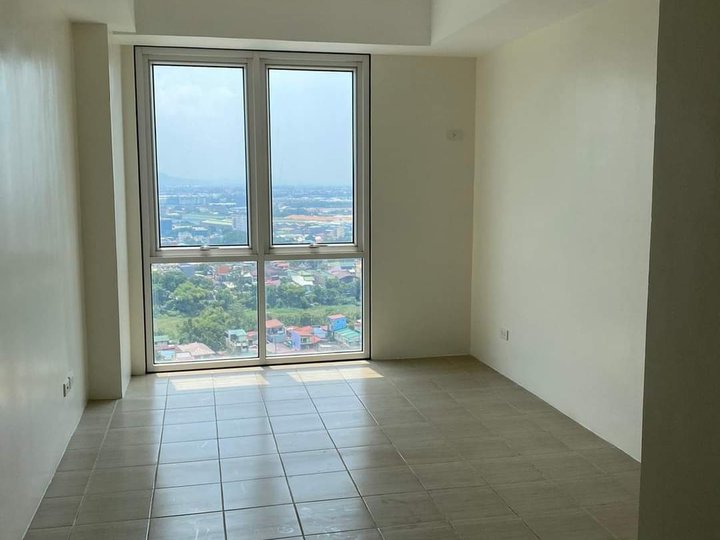 Rush 2br with balcony rent to own along c5 near Tiendesitas