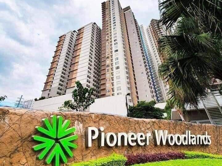 Ready to move in 2br condo pet friendly linked to MRT 3 BONI