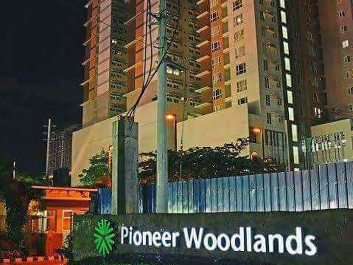 Ready For Occupancy Discounted 30.26 sqm 1-bedroom Residential Condo Rent-to-own in Mandaluyong