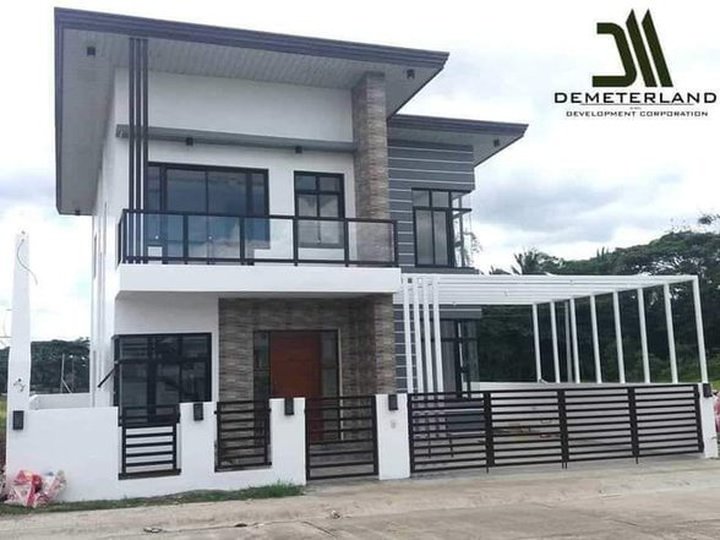 5-bedroom Single Detached House For Sale in Naic Cavite