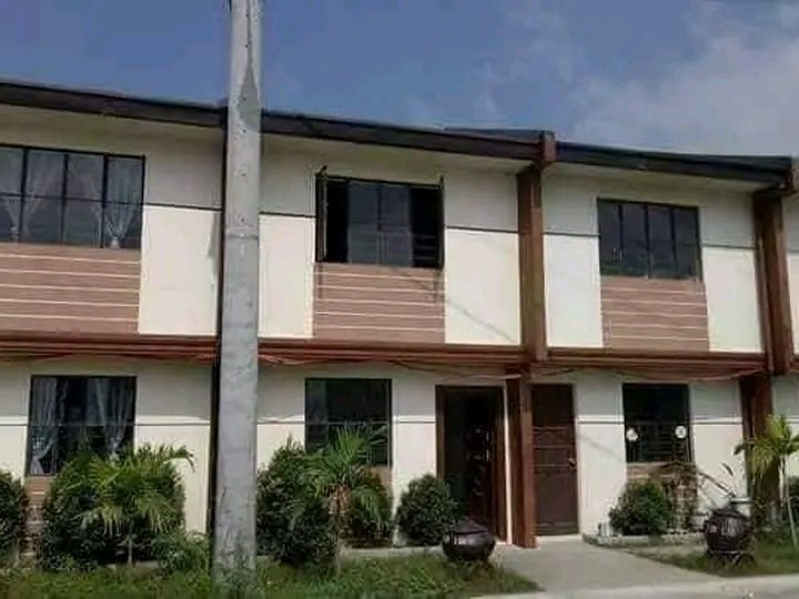 READY FOR OCCUPANCY HOUSE IN LOT FOR SALE SAVANNA VILLE IMUS