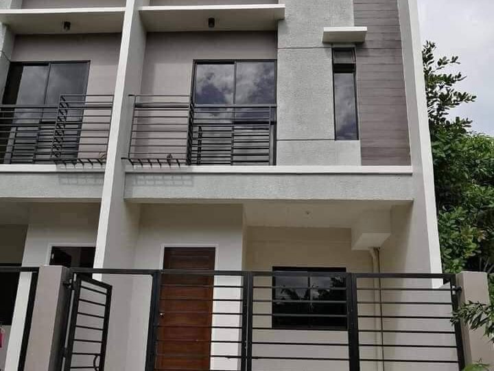 3-bedroom Townhouse for Sale in Las Pinas