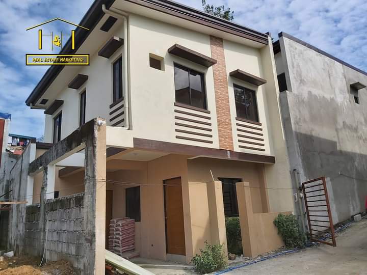 SINGLE ATTACHED HOUSE AND LOT FOR SALE IN AMPARO NORTH CALOOCAN