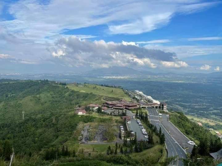Lot for sale in tagaytay highlands