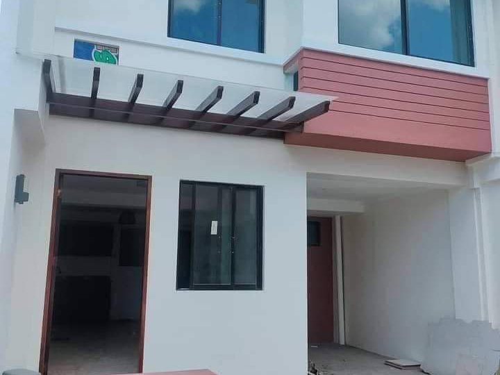 4-bedroom Townhouse For Sale in Mactan Lapu-Lapu Cebu