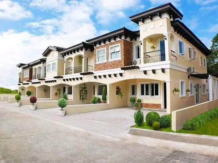 4-bedroom Townhouse For Sale in Alabang Muntinlupa Metro Manila