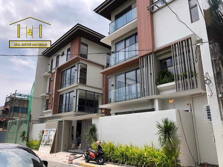 4 Bedroo 4-Storey Townhouse for Sale in Paco Manila
