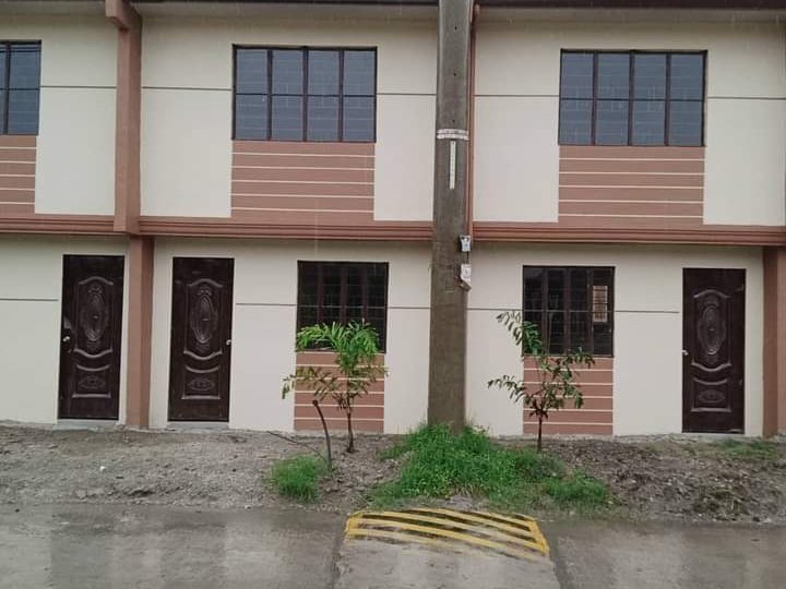 Ready for Occupancy Townhomes in Savanna Ville Imus, Cavite