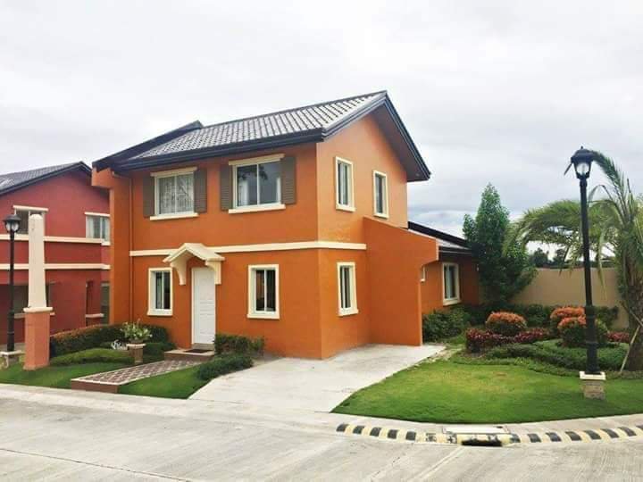 5-bedroom w/ Master's Downstairs House For Sale in Subic