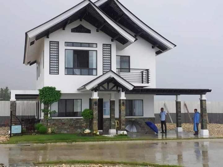 Along Beach 4-bedroom Single Detached House For Sale in Argao Cebu