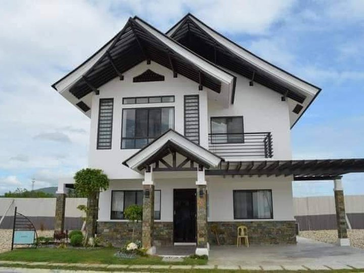 RFO 2- STOREY ,SINGLE DETACHED BEACHFRONT HOUSE IN ARGAO,CEBU