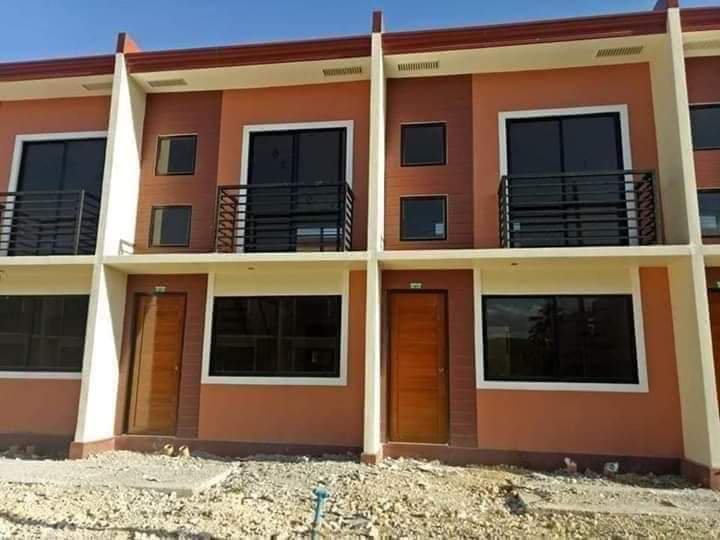 House and lot walking distance from national highway