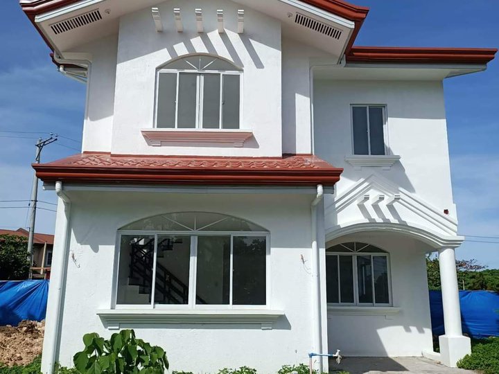4-bedrooms /320sqm Single Detached House For Sale  Lapu-Lapu Cebu