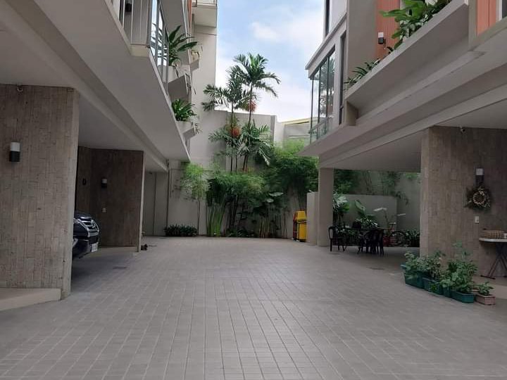 Luxury 4-bedroom townhouse For Sale in Manila