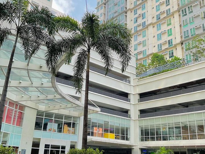 Ready-for-occupancy Condo Unit 2BR  Rent-to-own in Makati  connected to MRT-3 Magallanes Station