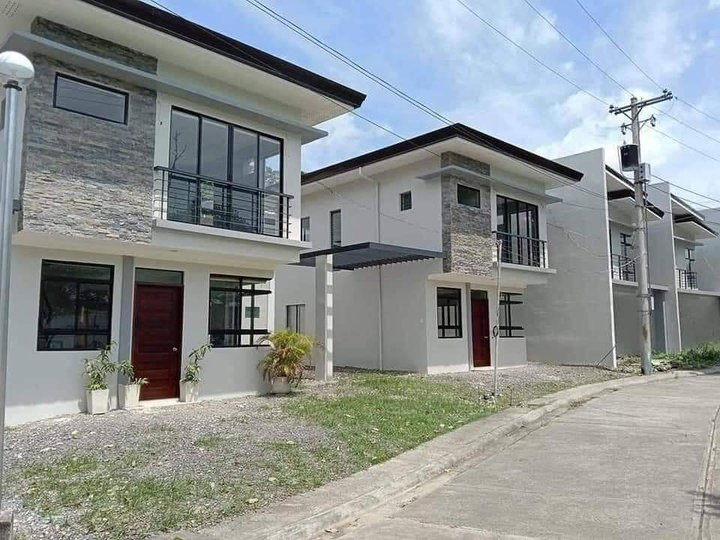 3-bedroom Single Detached House For Sale in Lapu-Lapu (Opon) Cebu