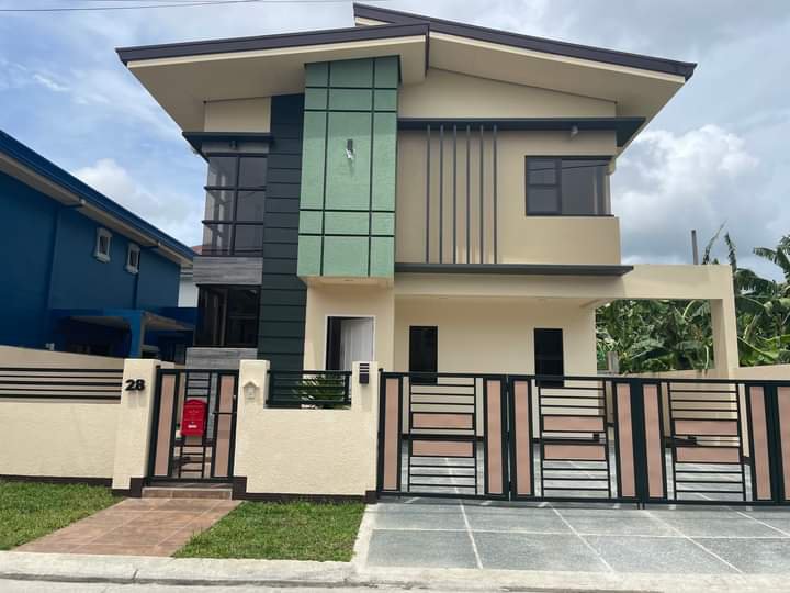 4BEDROOM ELEGANT AND LUXURIOUS HOUSE FOR SALE IN IMUS CAVITE