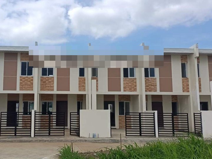 Affordable townhouse in Padre Garcia