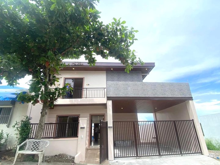 4BR with 3 Carpark Overlooking House For Sale in Antipolo City