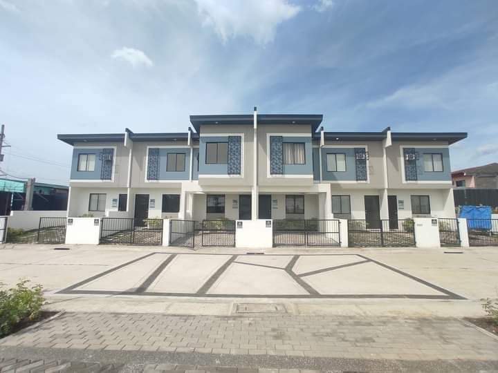 Townhouse For Sale in Lipa Furnished Turnover