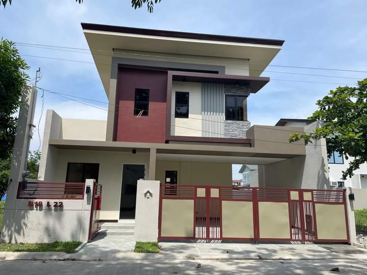 4-bedroom Single Detached House For Sale in Imus Cavite