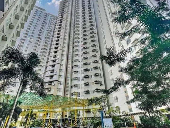 40.00 sqm 2-bedroom Condo For Sale in Mandaluyong Metro Manila