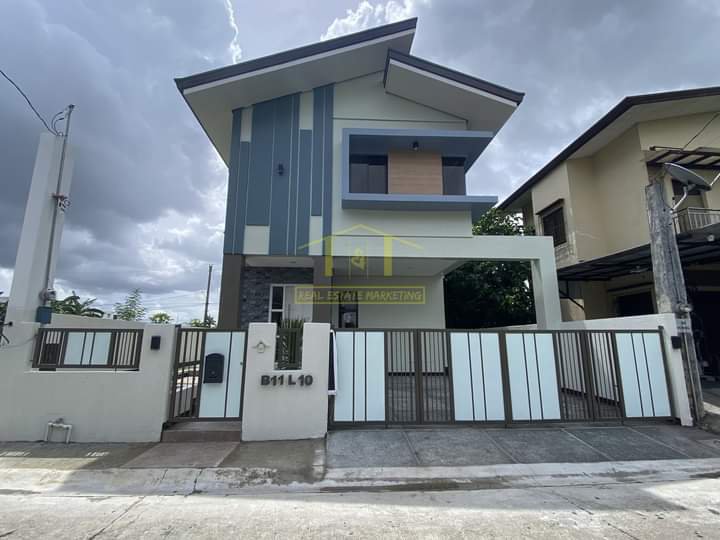 4-bedroom Single Detached House For Sale in Imus Cavite