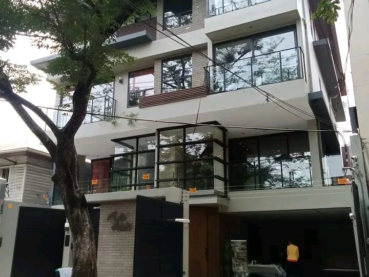 4-bedroom Duplex / Twin House For Sale in Cubao Quezon City / QC