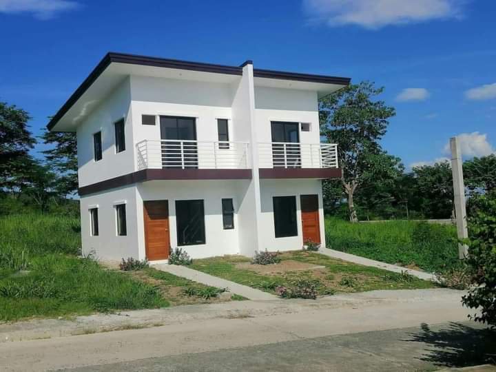 Tulip Twinhomes / House and lot for sale in Village East 3 Bin, Rizal