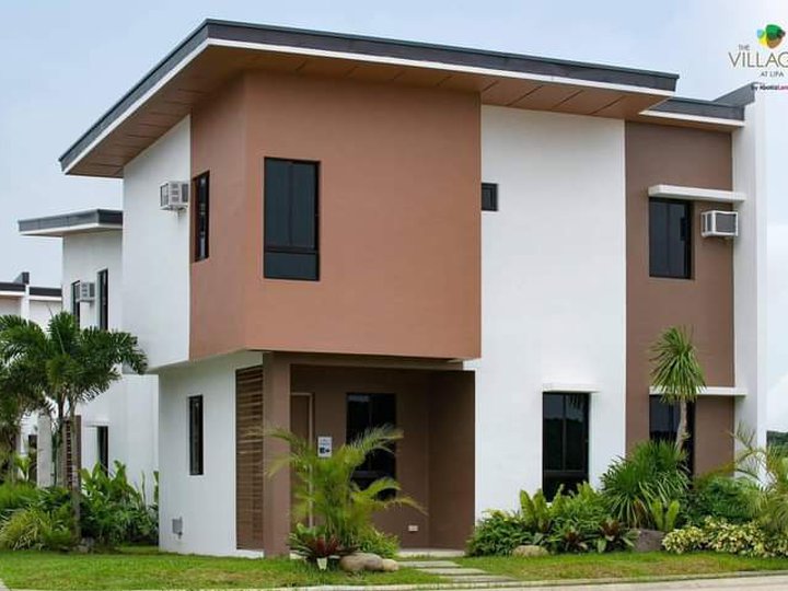 4-bedroom Single Attached House For Sale in Lipa Batangas