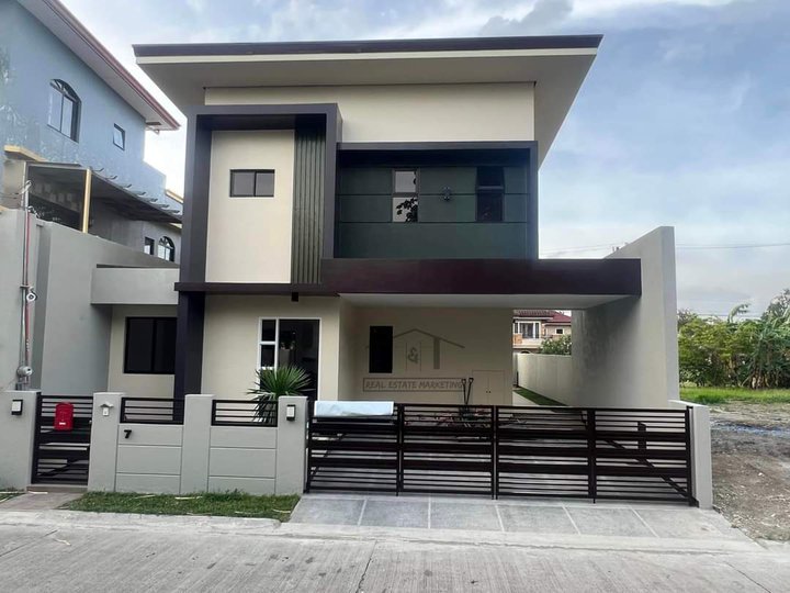 4 Bedroo.s Single Detached in Parkplace Village Imus Cavite