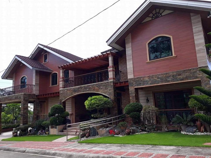 8-bedroom Single Detached House For Sale at Tagaytay City