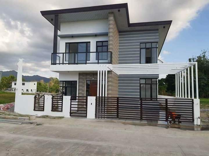 3 Bedroom Single Attached House For sale in. Alaminos Laguna