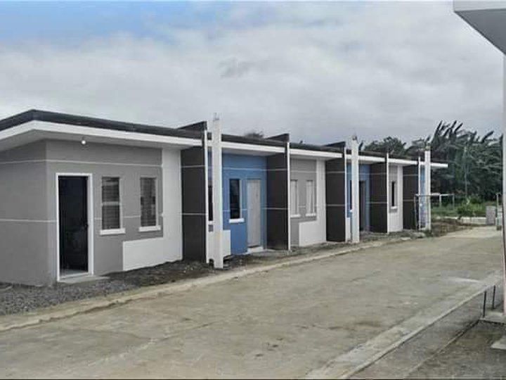 Baretype rowhouse for sale in Santa Cruz, Laguna