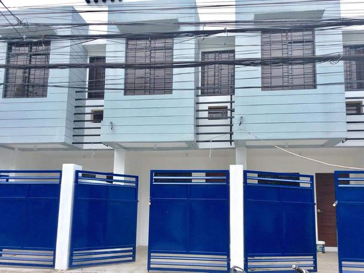 2-Storey TOWNHOUSE w/ Car Garage For Sale in Mandaluyong Metro Manila