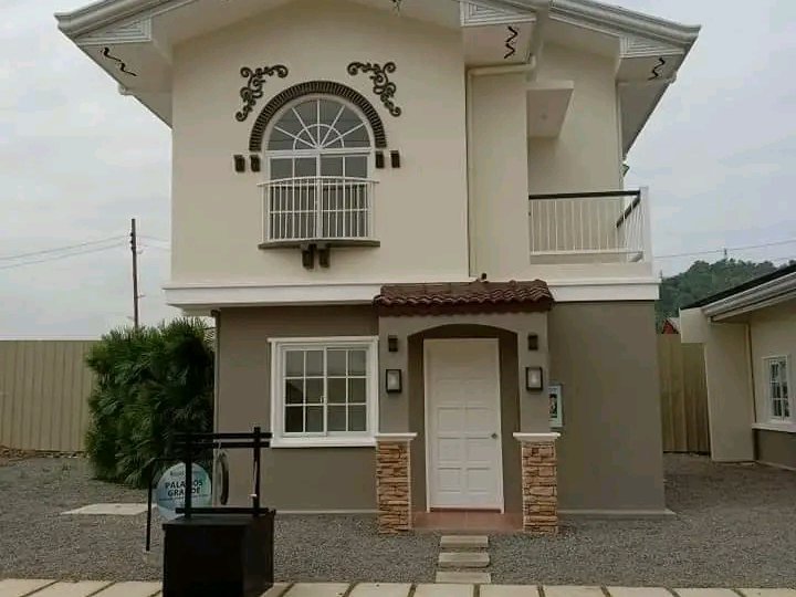 4-bedroom Single Detached House For Sale in Toledo Cebu