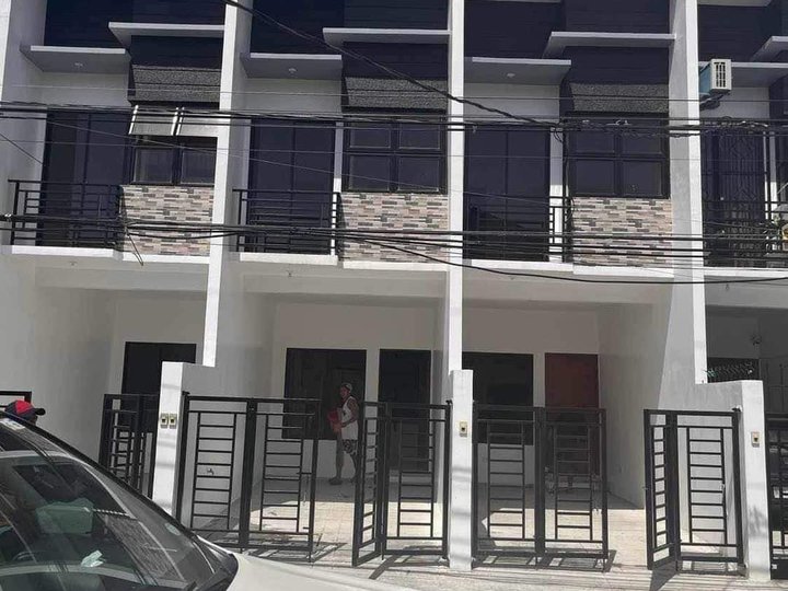 2-bedroom Townhouse For Sale in Las Pinas, Near Perps