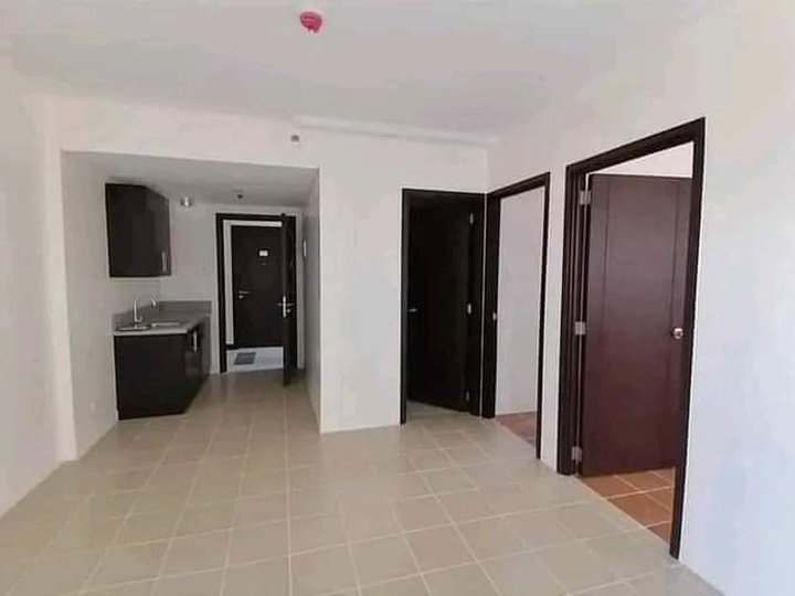 PIONEER WOODLANDS CONDO IN MANDALUYONG CONNECTED TO MRT BONI STATION NEAR BGC