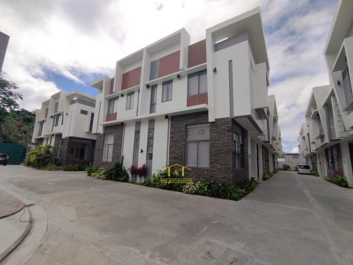 3-bedroom Townhouse For Sale in Quezon City / QC Metro Manila