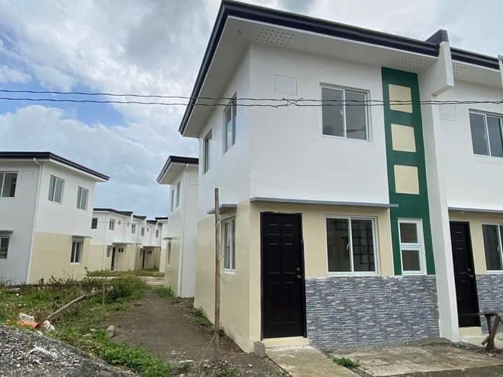 2-bedroom Townhouse For Sale in Lucena Quezon