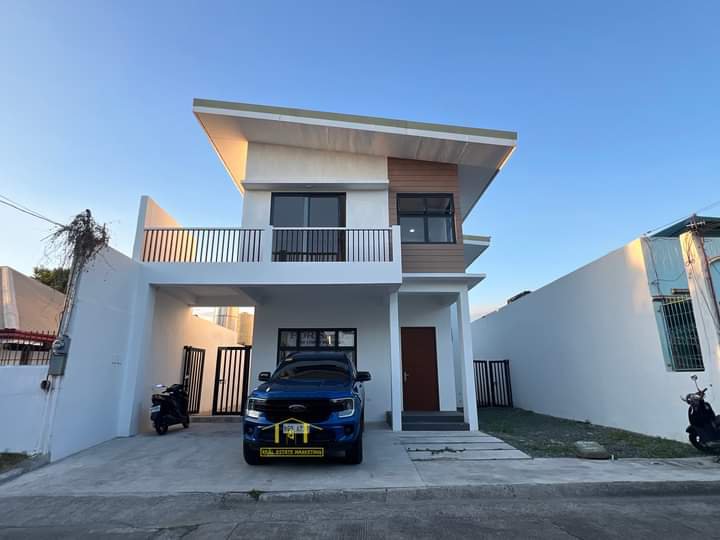 6-bedroom Single Detached House For Sale in Paranaque Metro Manila