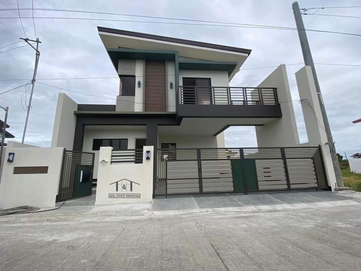 4-bedroom Single Detached House For Sale in Imus Cavite