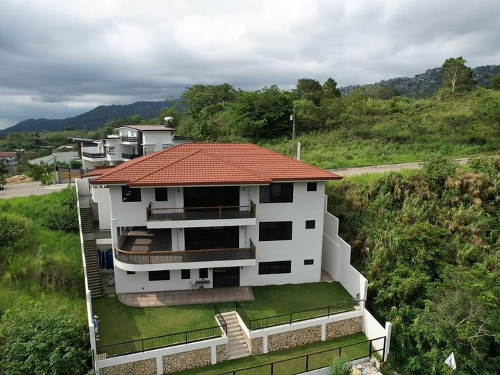 Overlooking 5BR Single Detached House For Sale in Baguio Benguet