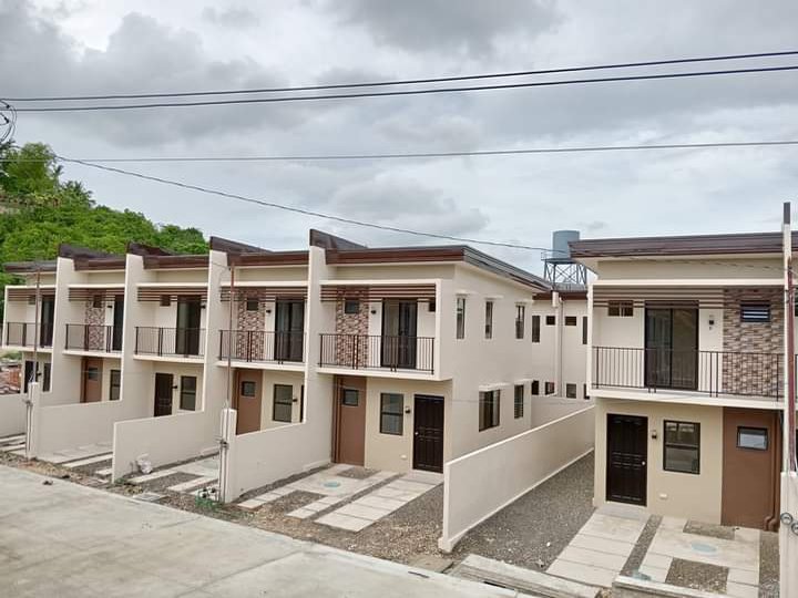 3 Bedroom preselling townhouse