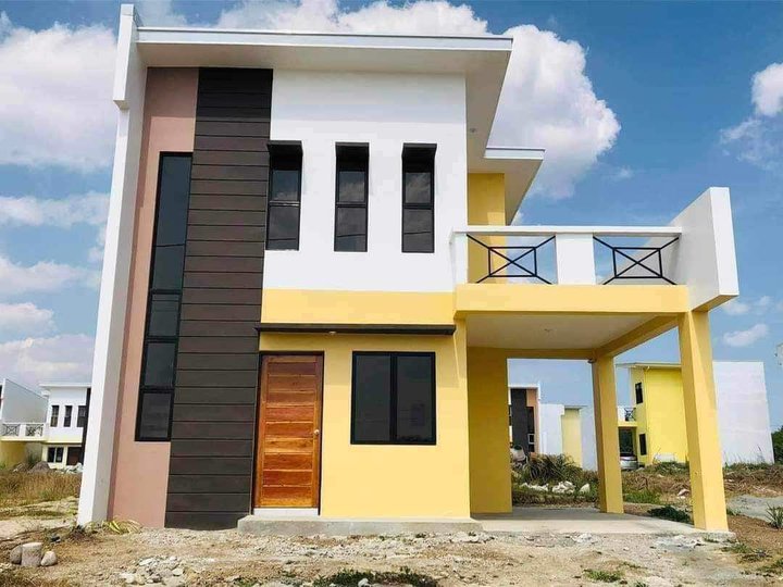 RFO!  SINGLE ATTACHED HOUSE WITH 4 BR, 2TB ALONG GOV. DRIVE TRECE-NAIC RD CAVITE