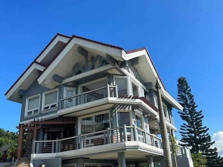 5-bedroom Single Detached House For Rent in Laurel Batangas