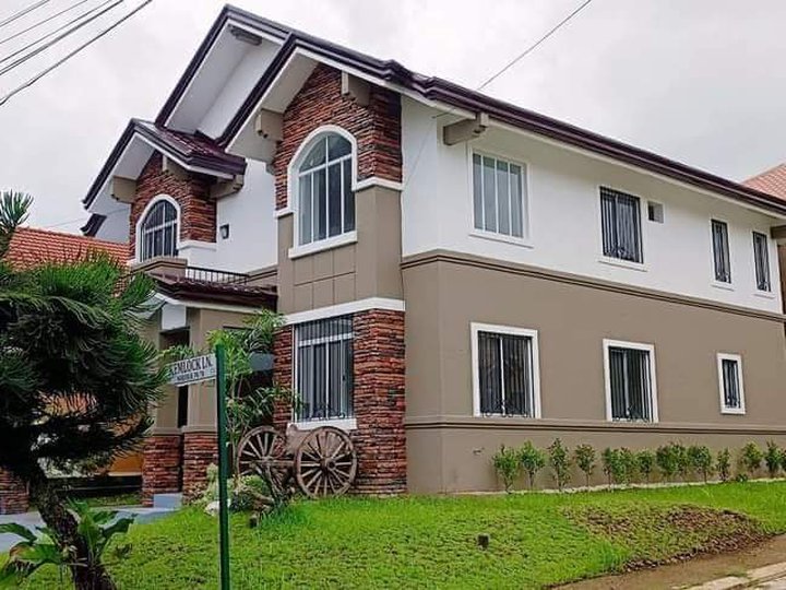 4-bedroom Single Attached House for Sale in Greenwoods Executive Village (Norfolk) Dasmarinas Cavite
